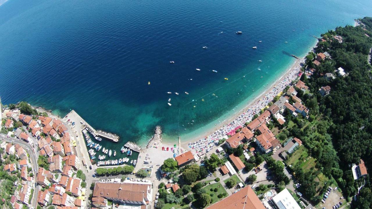 Apartmani Sandra Rovini Moscenice Exterior foto